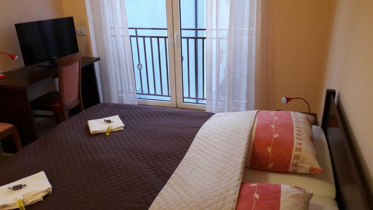 帕拉迪索别墅旅馆 弗罗茨瓦夫 外观 照片